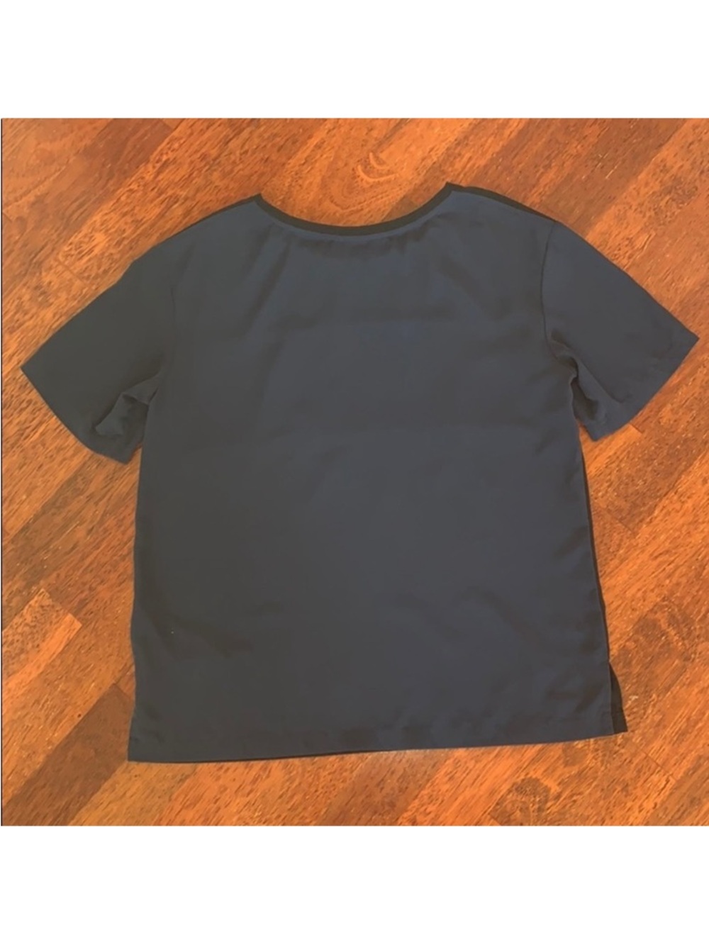 Under Armour UAS Women’s Silky Performance Tee – Black/Navy Camo Sz S - Picture 5 of 5